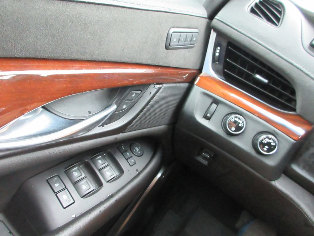Certified 2019 Cadillac Escalade Premium Luxury AWD/4WD image 34