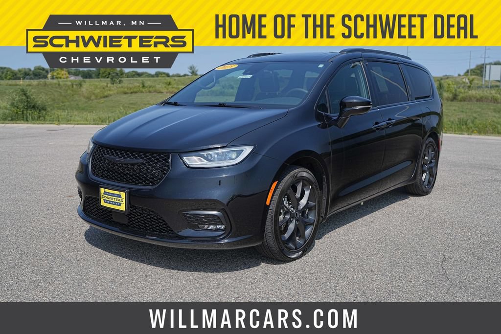 Used 2025 Chrysler Pacifica Limited