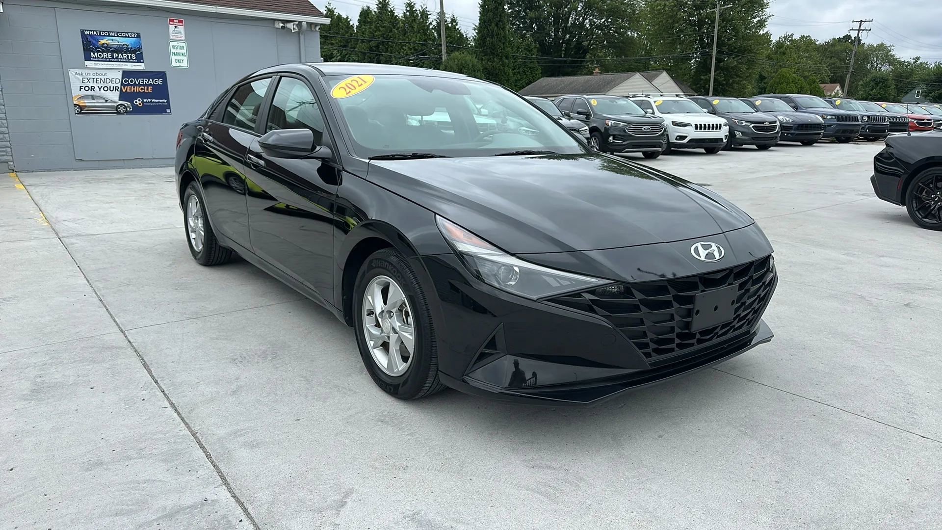 Used 2021 Hyundai Elantra SE w/ Cargo Package image 3