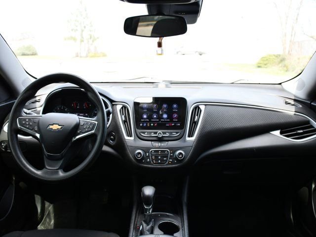 Used 2023 Chevrolet Malibu LT image 14