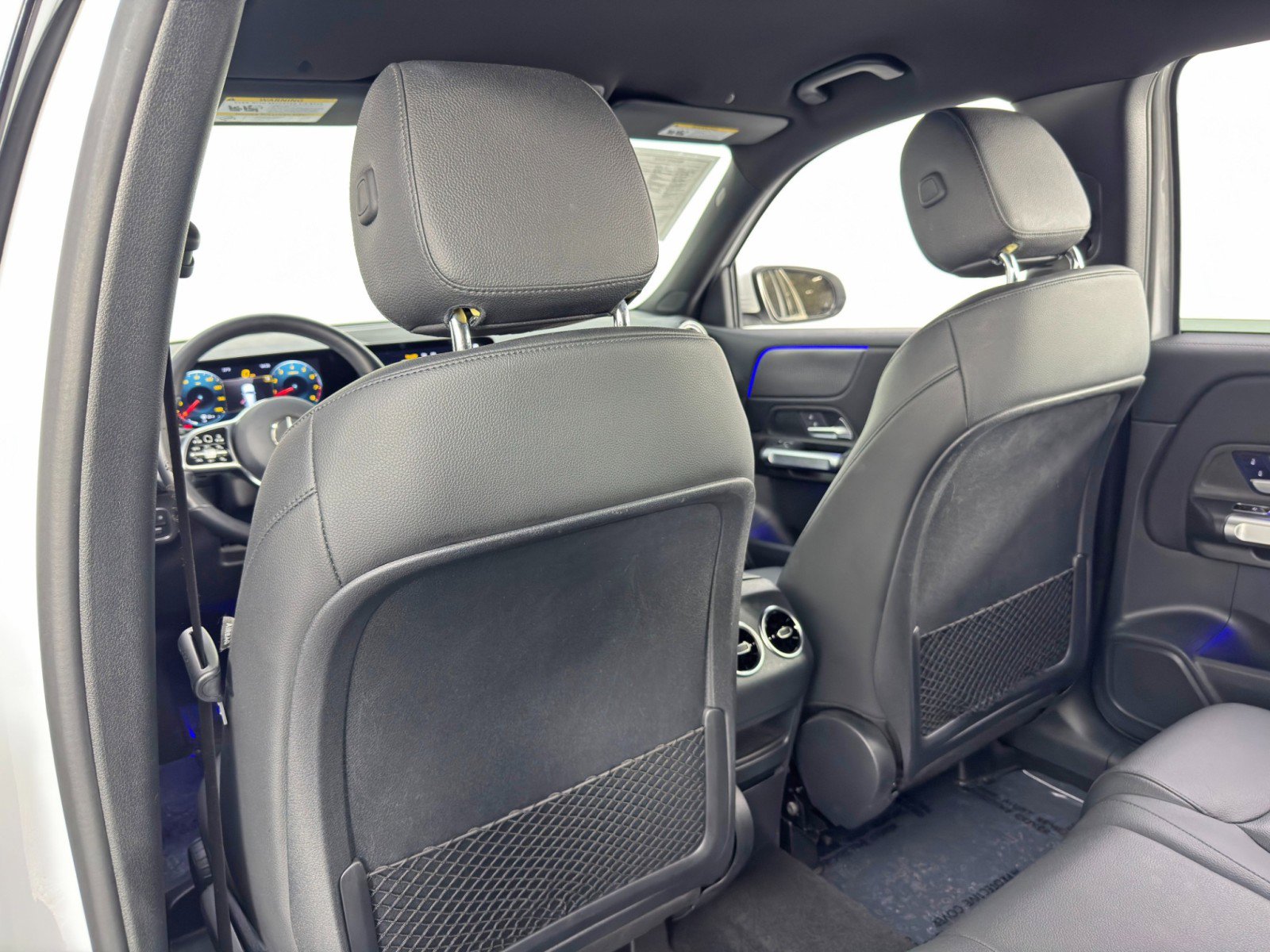 Used 2022 Mercedes-Benz GLB 250 w/ Premium Package Lite image 36