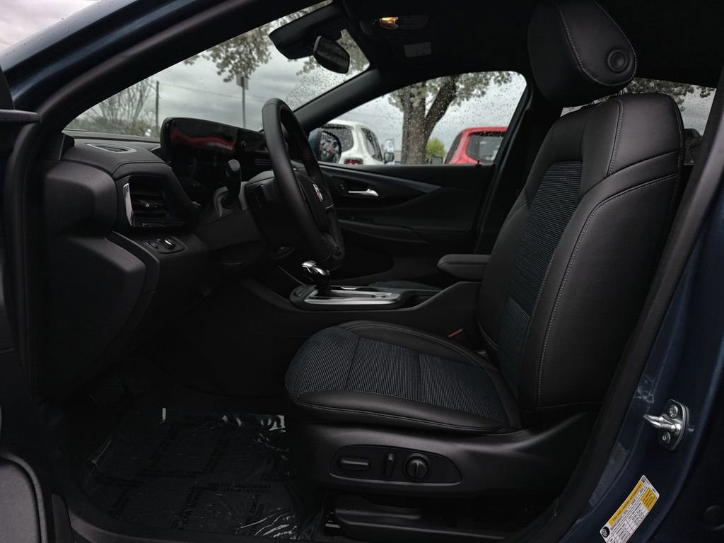 Used 2025 Buick Envista Preferred w/ Convenience I Package image 13