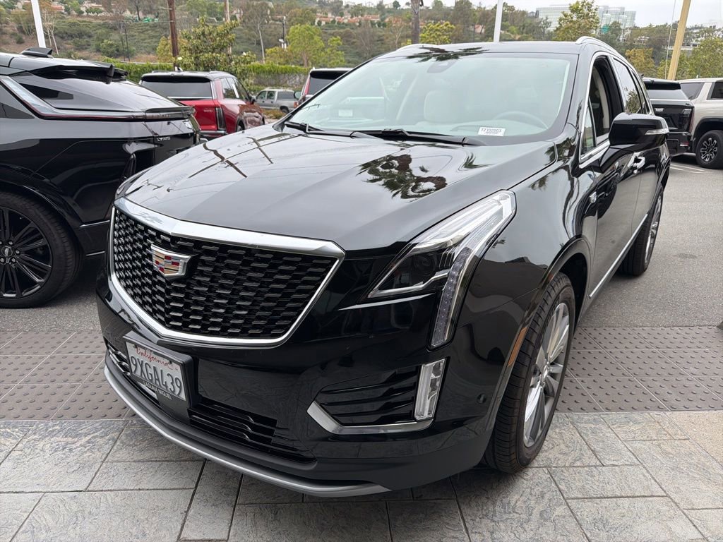 Used 2026 Cadillac XT5 Premium Luxury w/ Driver Assist Package AWD/4WD image 2