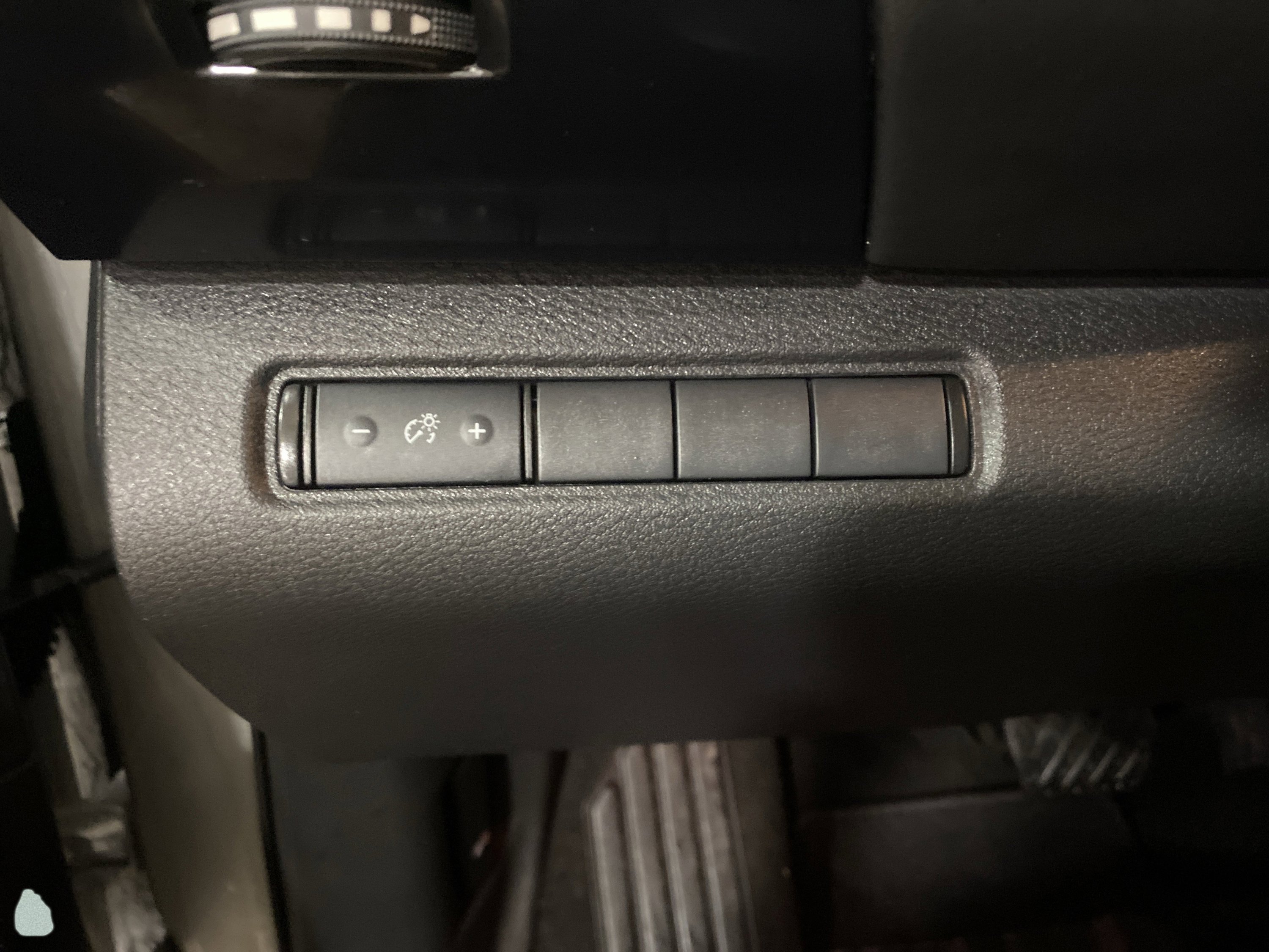 Used 2024 Nissan Pathfinder S image 20