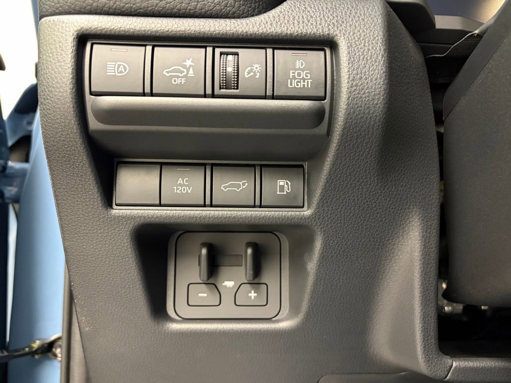 Used 2025 Toyota Land Cruiser w/ Premium Package image 28