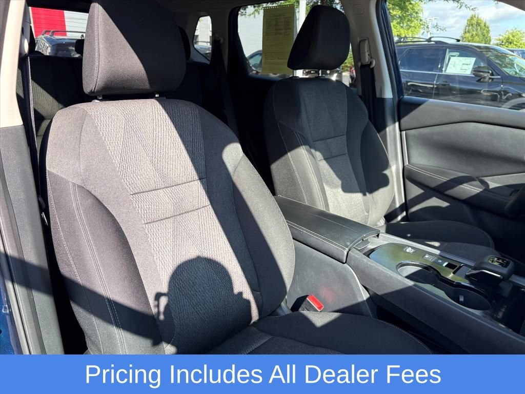 Certified 2024 Nissan Rogue SV FWD image 19
