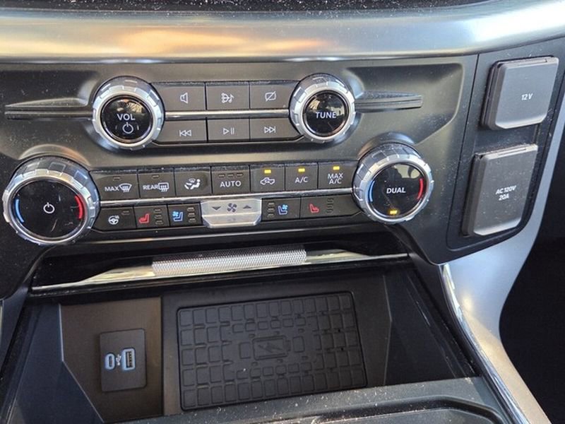 Used 2023 Ford F150 Lariat w/ Trailer Tow Package image 20