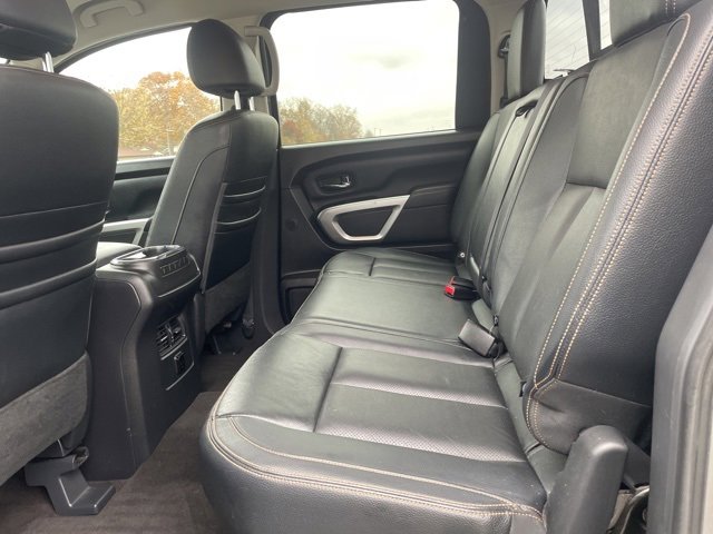 Used 2018 Nissan Titan SL w/ Chrome Package image 9
