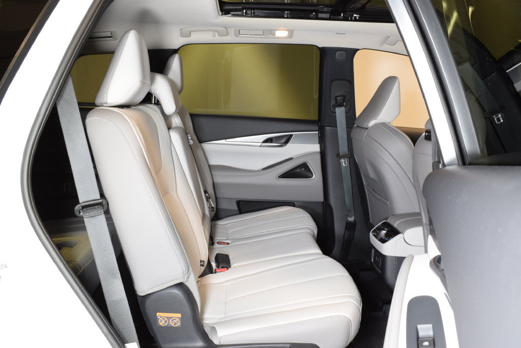 Certified 2027 INFINITI QX60 Luxe w/ Family Package AWD/4WD image 33