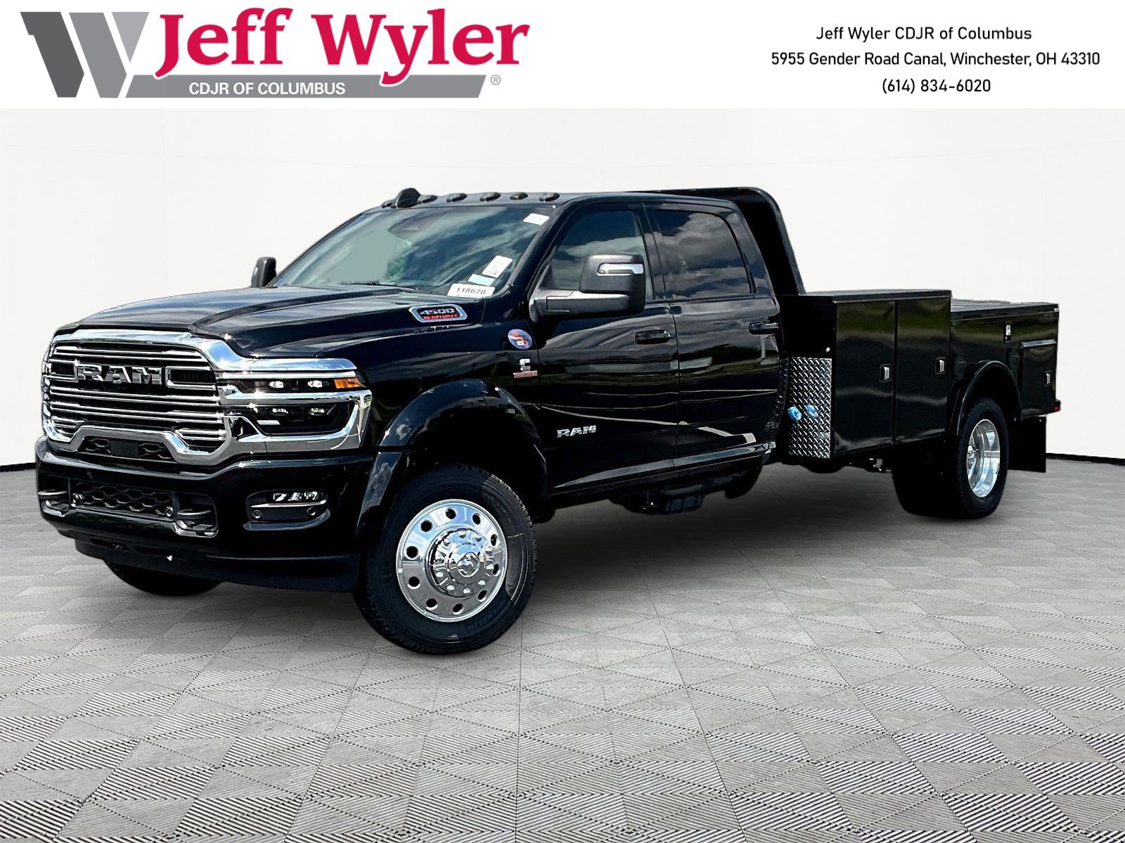 New 2026 RAM 4500 4x4 Crew Cab DRW w/ Laramie Trim Package