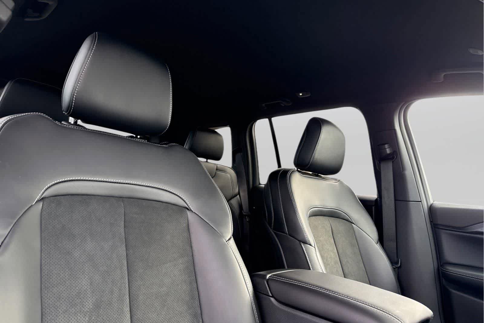 New 2025 Jeep Grand Cherokee Altitude image 18