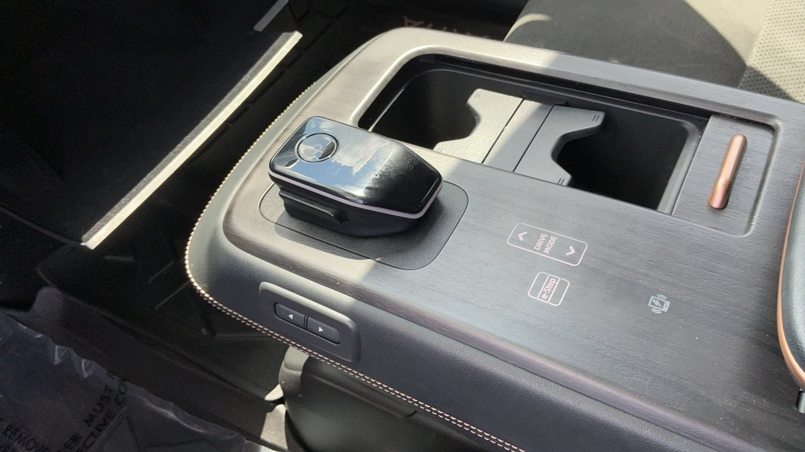 Certified 2025 Nissan Ariya FWD image 35