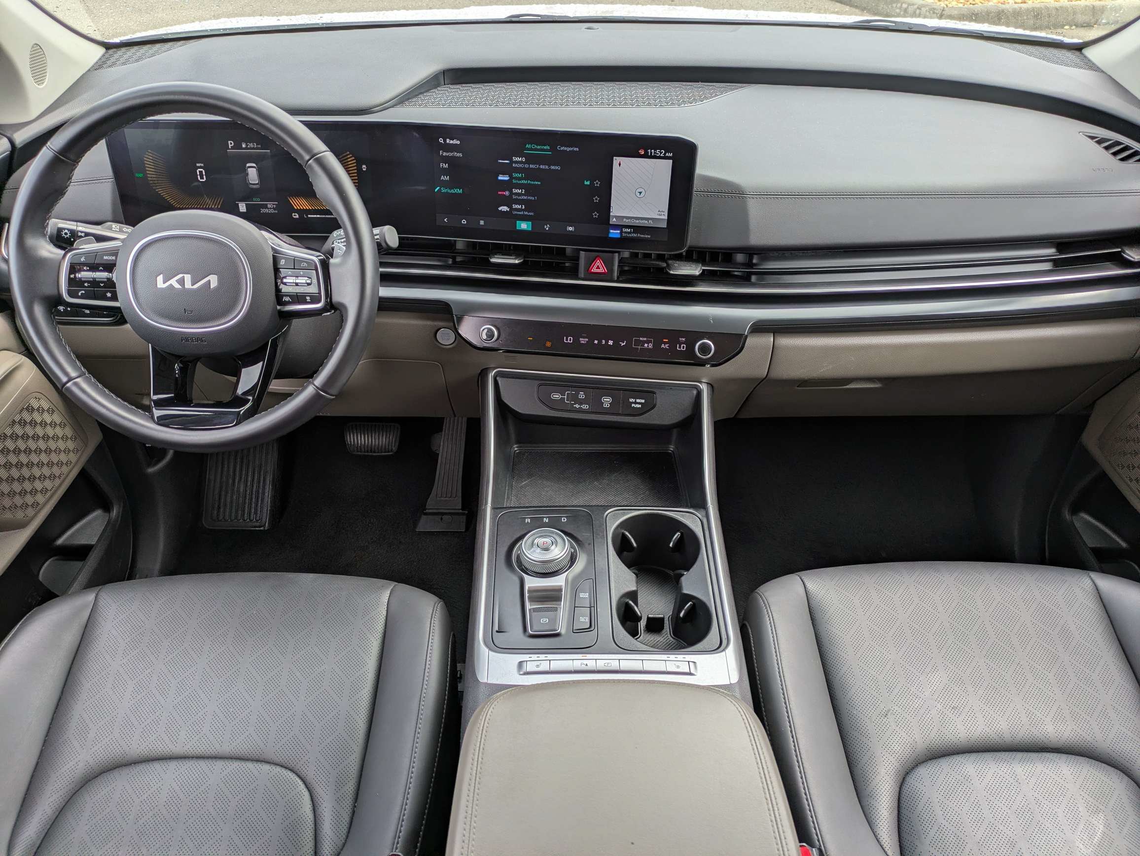 Certified 2026 Kia Carnival LXS FWD image 13