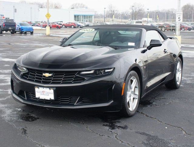 Used 2023 Chevrolet Camaro LT image 2