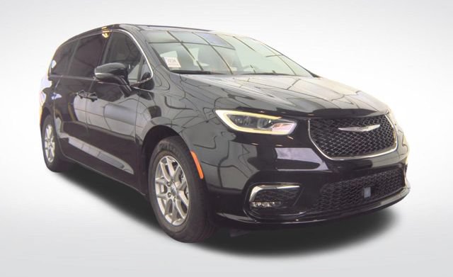 Used 2025 Chrysler Pacifica Select FWD image 9