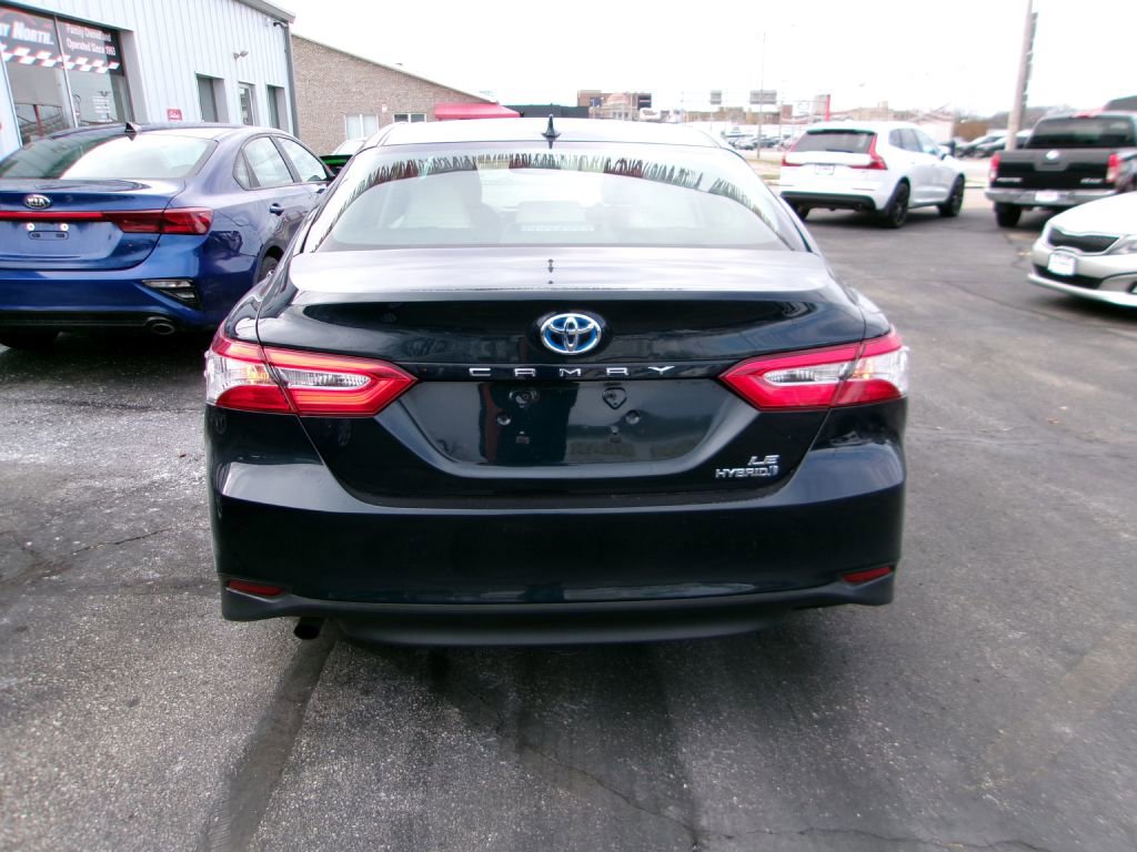 Used 2020 Toyota Camry LE image 5