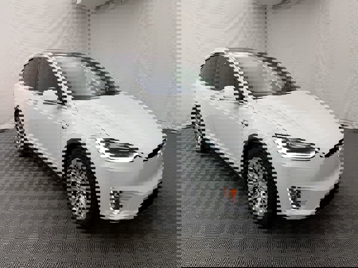 Used 2017 Tesla Model X 75D image 4