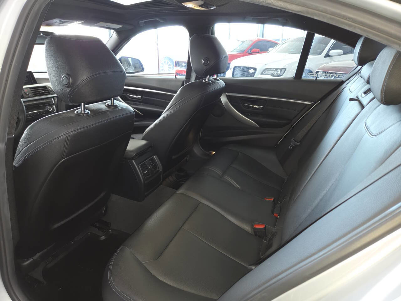 Used 2017 BMW 340i xDrive Sedan AWD/4WD image 21
