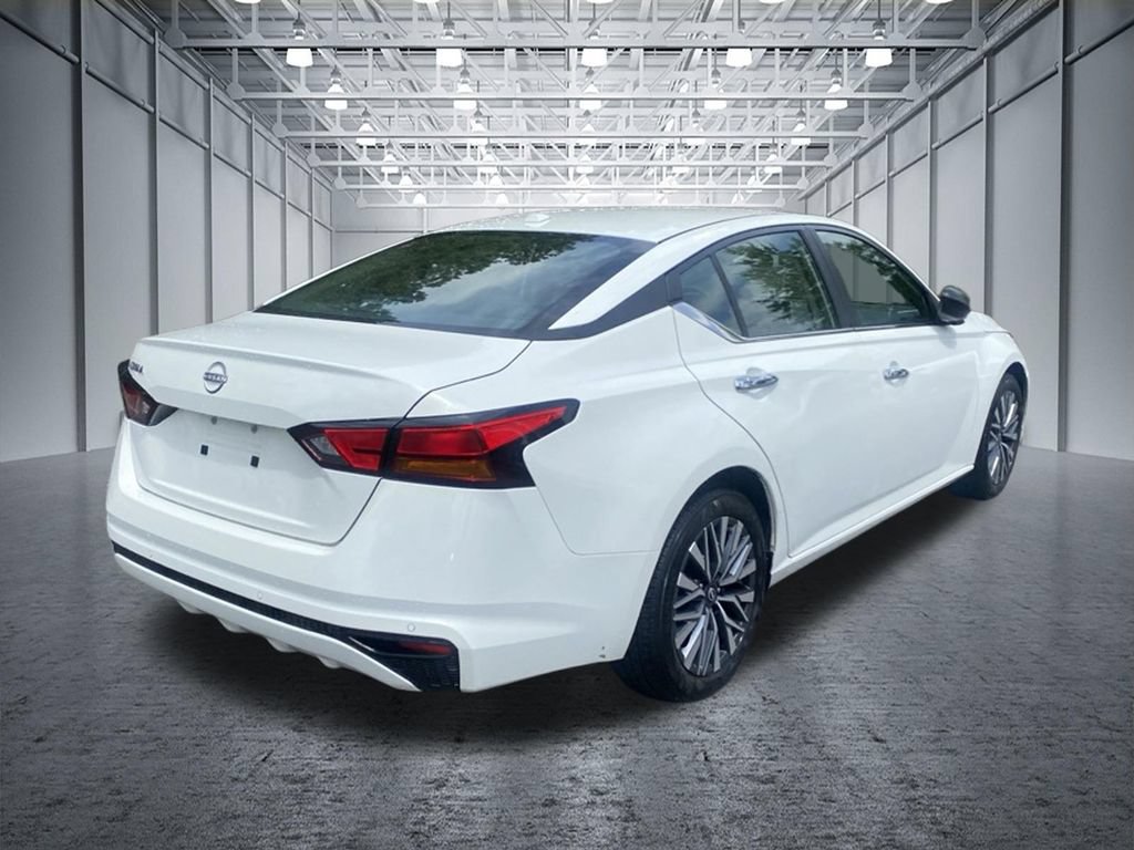Certified 2025 Nissan Altima 2.5 SV FWD image 3