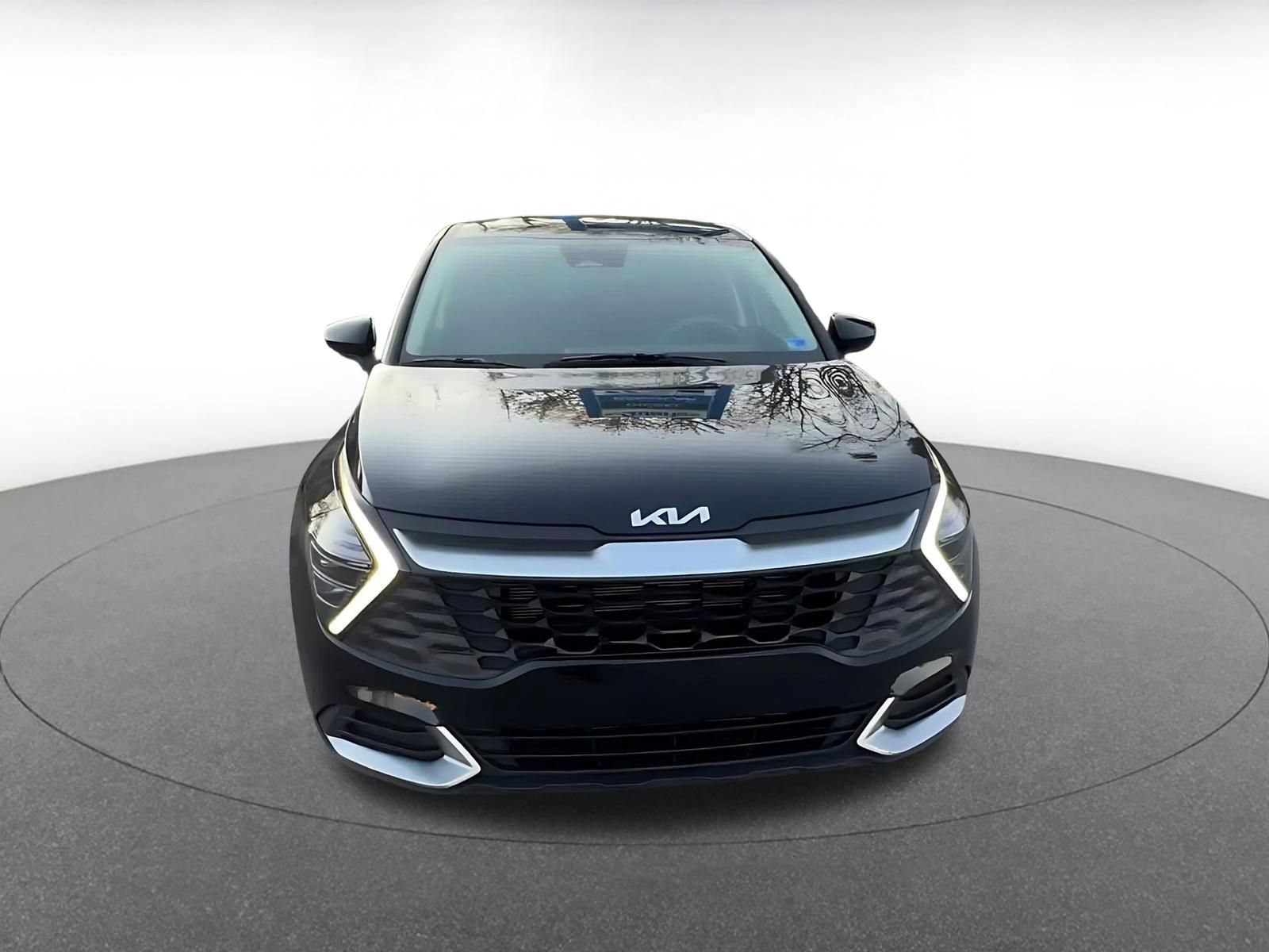 Used 2025 Kia Sportage LX image 4