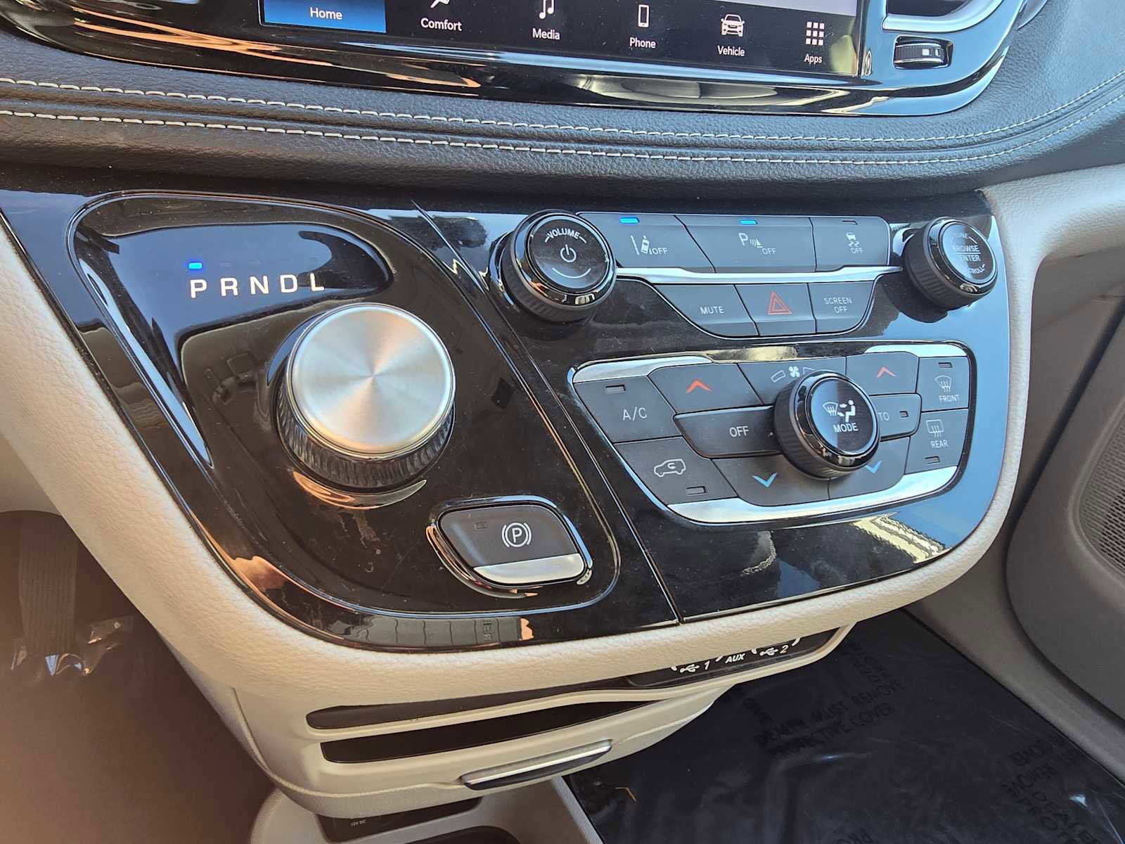 Used 2023 Chrysler Pacifica Touring-L image 29