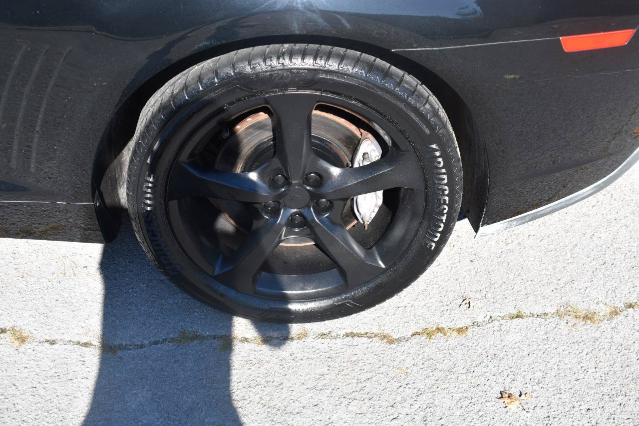 Used 2015 Chevrolet Camaro SS w/ RS Package RWD image 32