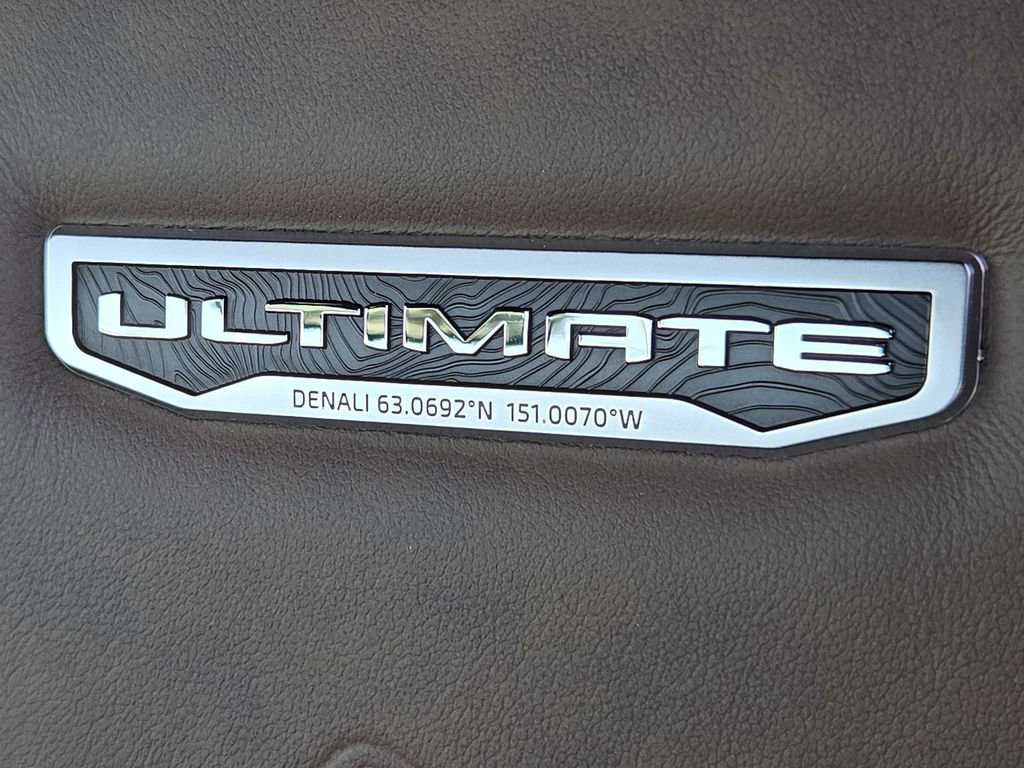 New 2026 GMC Acadia Denali Ultimate w/ LPO, Floor Liner Package AWD/4WD image 3
