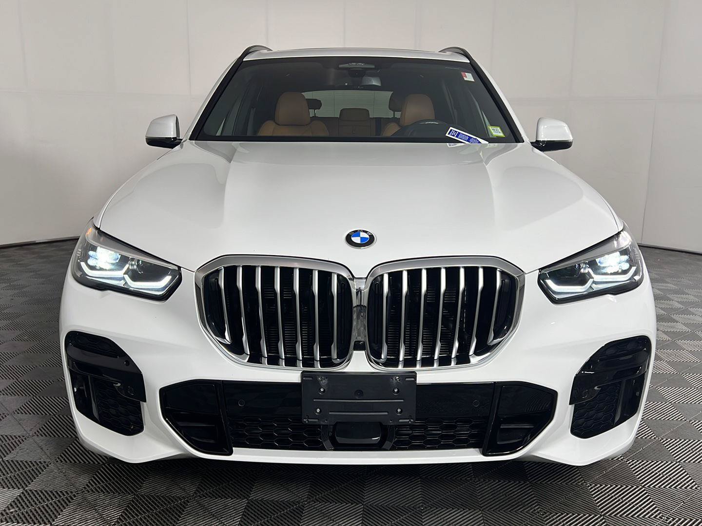 Used 2023 BMW X5 xDrive40i w/ M Sport Package AWD/4WD image 14