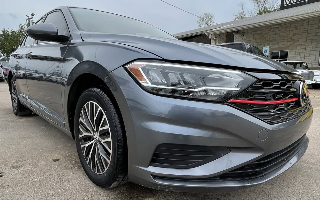 Used 2021 Volkswagen Jetta R-Line image 3