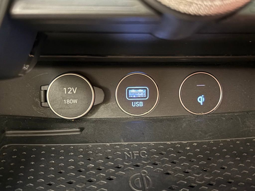 Used 2022 Genesis G70 3.3T Launch Edition image 37