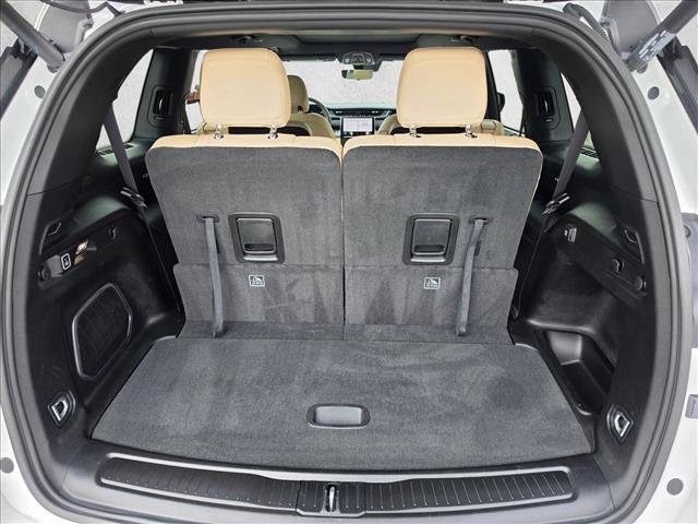 Used 2023 Jeep Grand Cherokee L Limited w/ Luxury Tech Group II AWD/4WD image 16