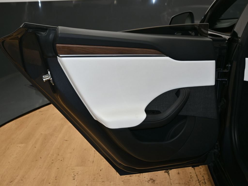 Used 2022 Tesla Model S image 44
