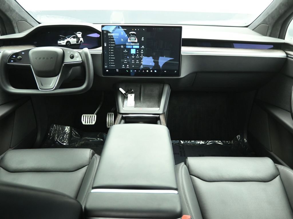Used 2022 Tesla Model X image 19