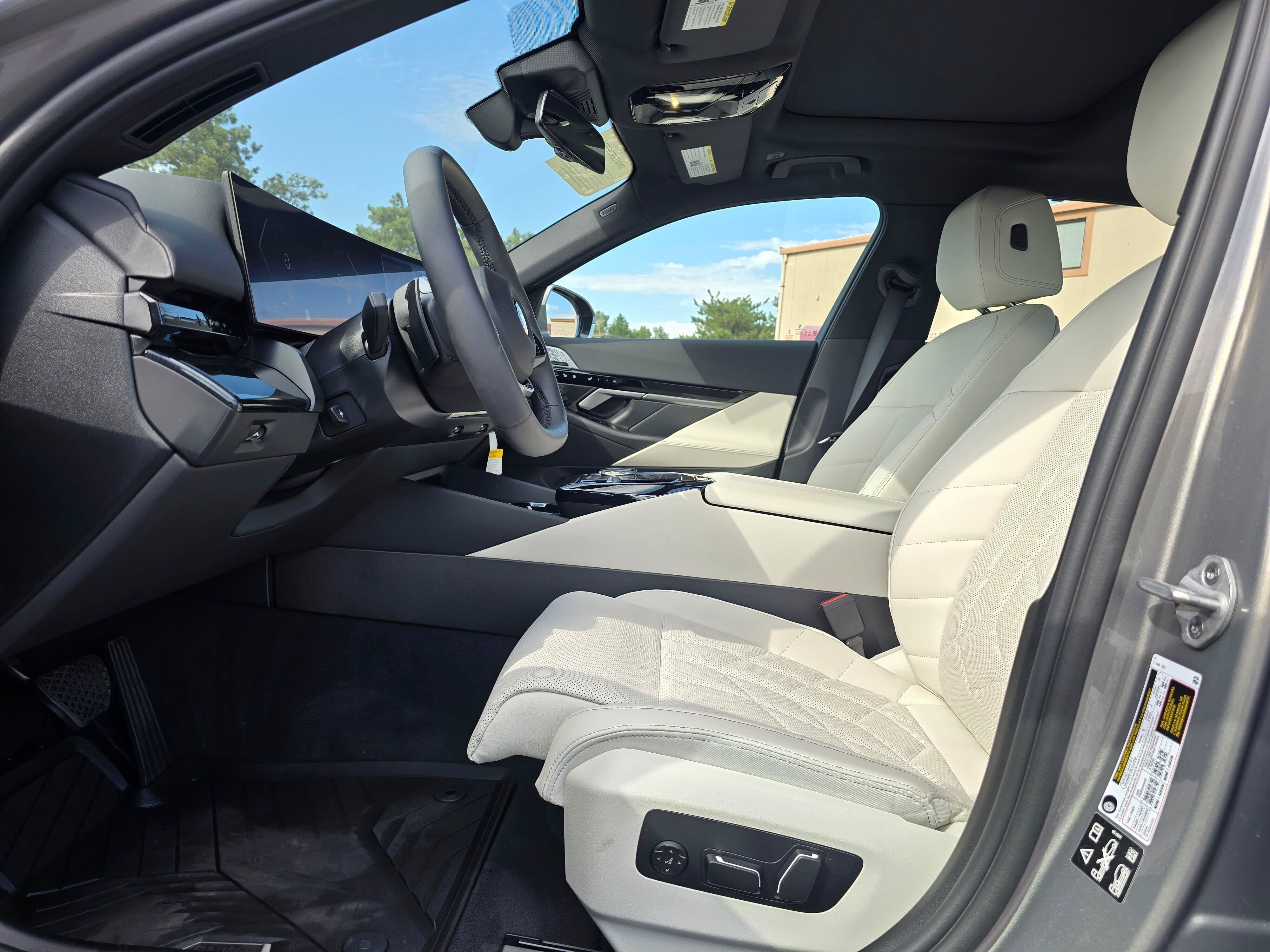 Certified 2026 BMW 530i xDrive w/ Premium Package AWD/4WD image 10
