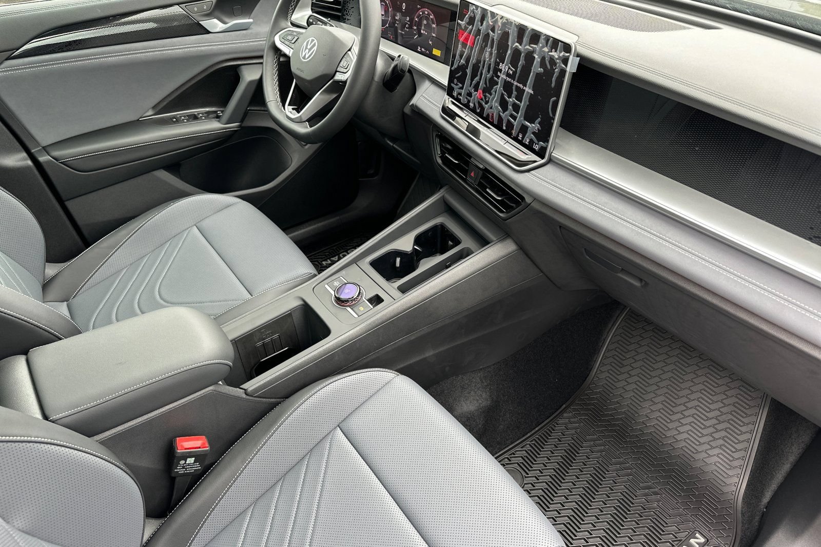 New 2026 Volkswagen Tiguan SE AWD/4WD image 16