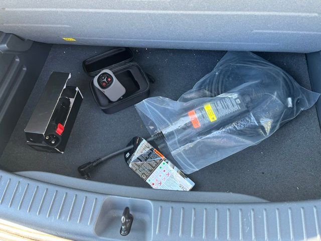 Used 2020 Chevrolet Bolt Premier w/ Infotainment Package image 9