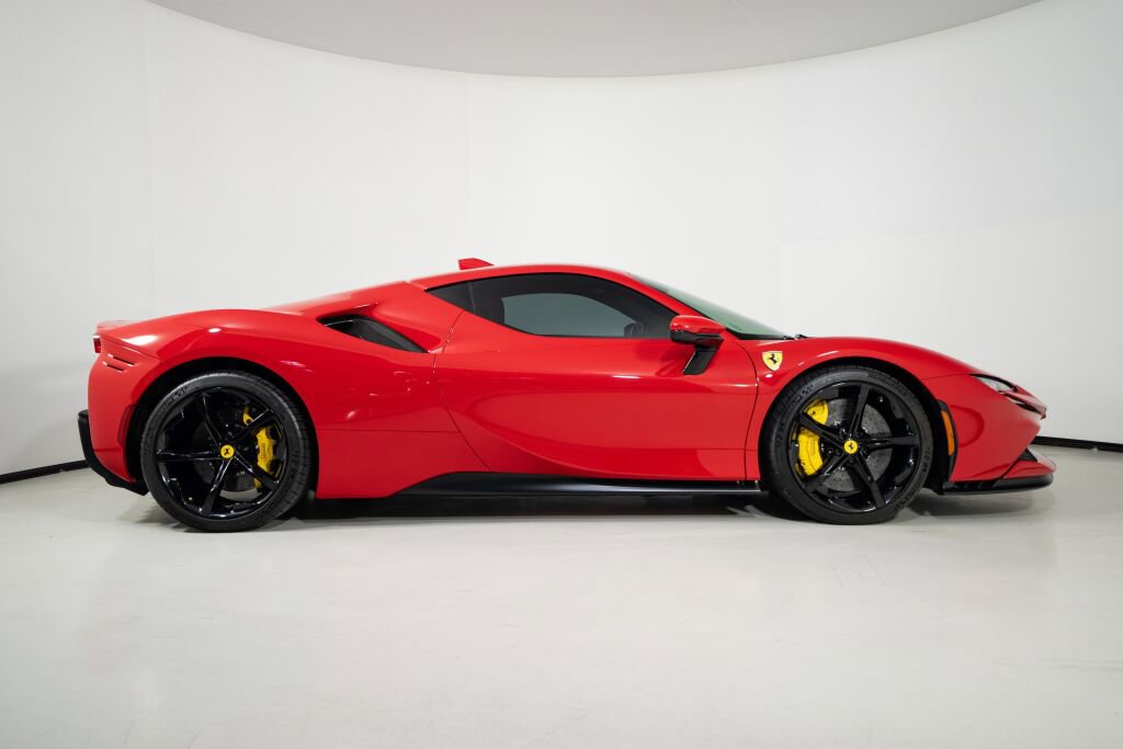 Used 2023 Ferrari SF90 Stradale AWD/4WD image 7
