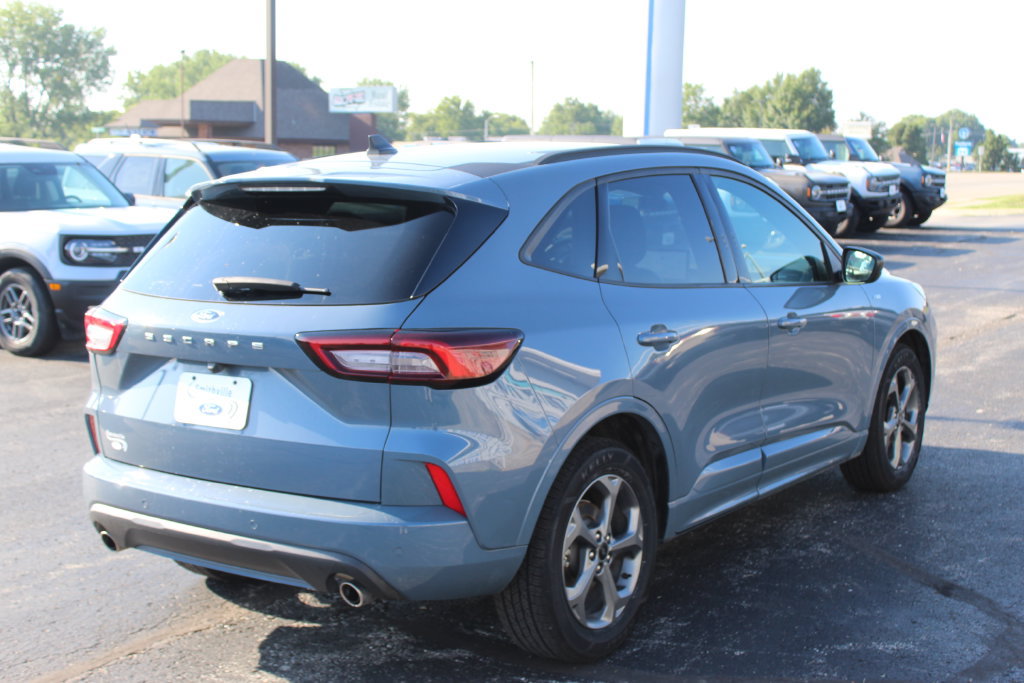Used 2024 Ford Escape ST-Line w/ Tech Pack #1 FWD image 6