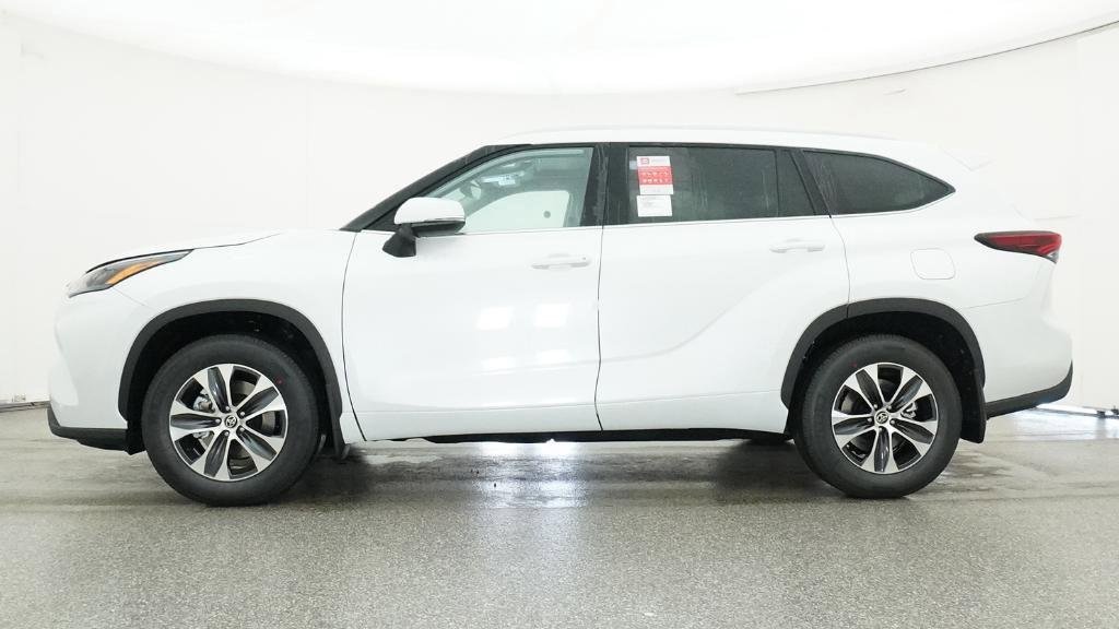 New 2026 Toyota Highlander XLE image 9