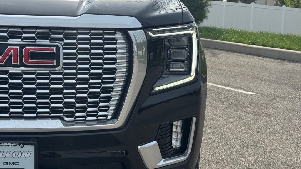 Used 2024 GMC Yukon Denali w/ Denali Reserve Package image 5