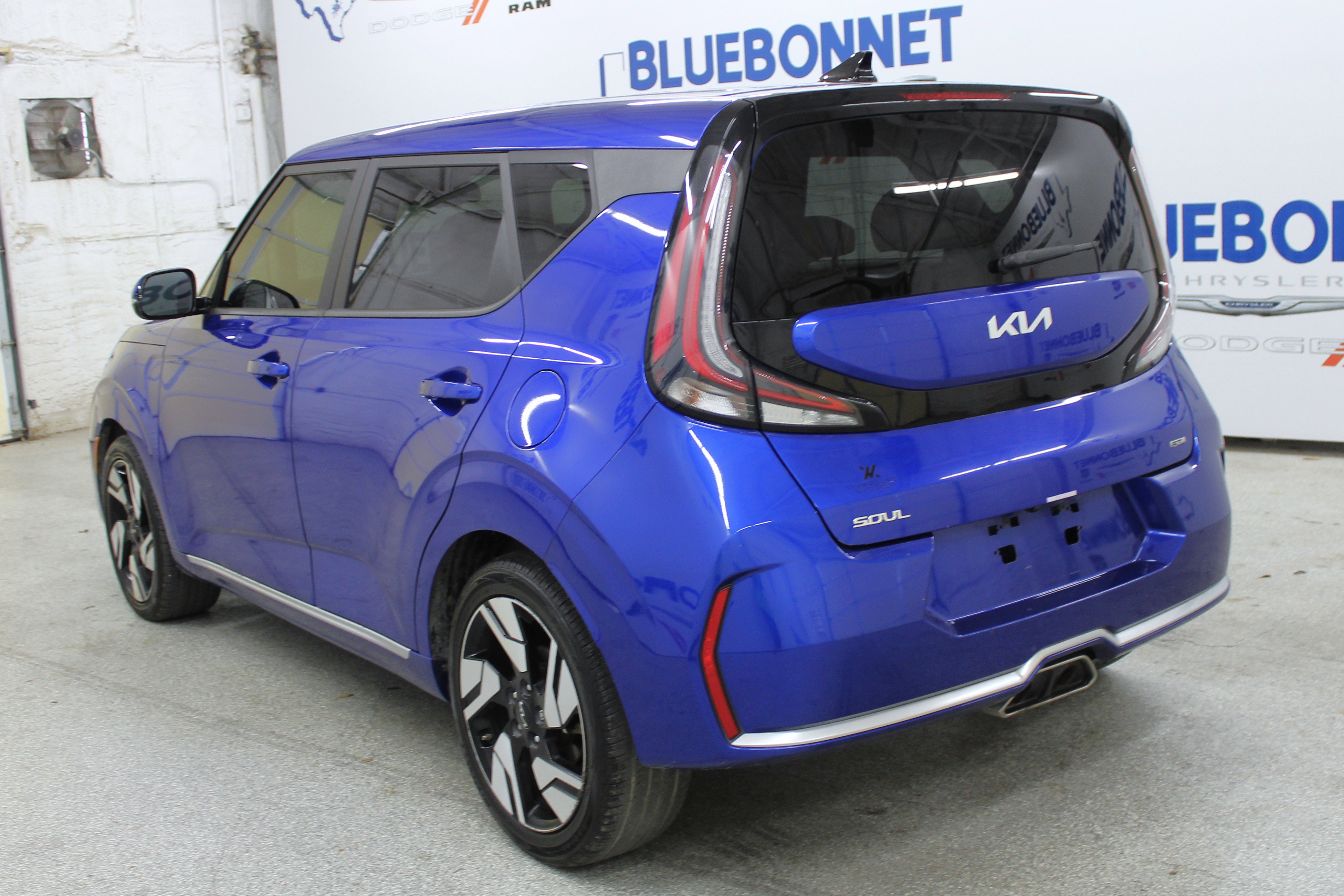Used 2023 Kia Soul GT-Line w/ GT-Line Technology Package image 7