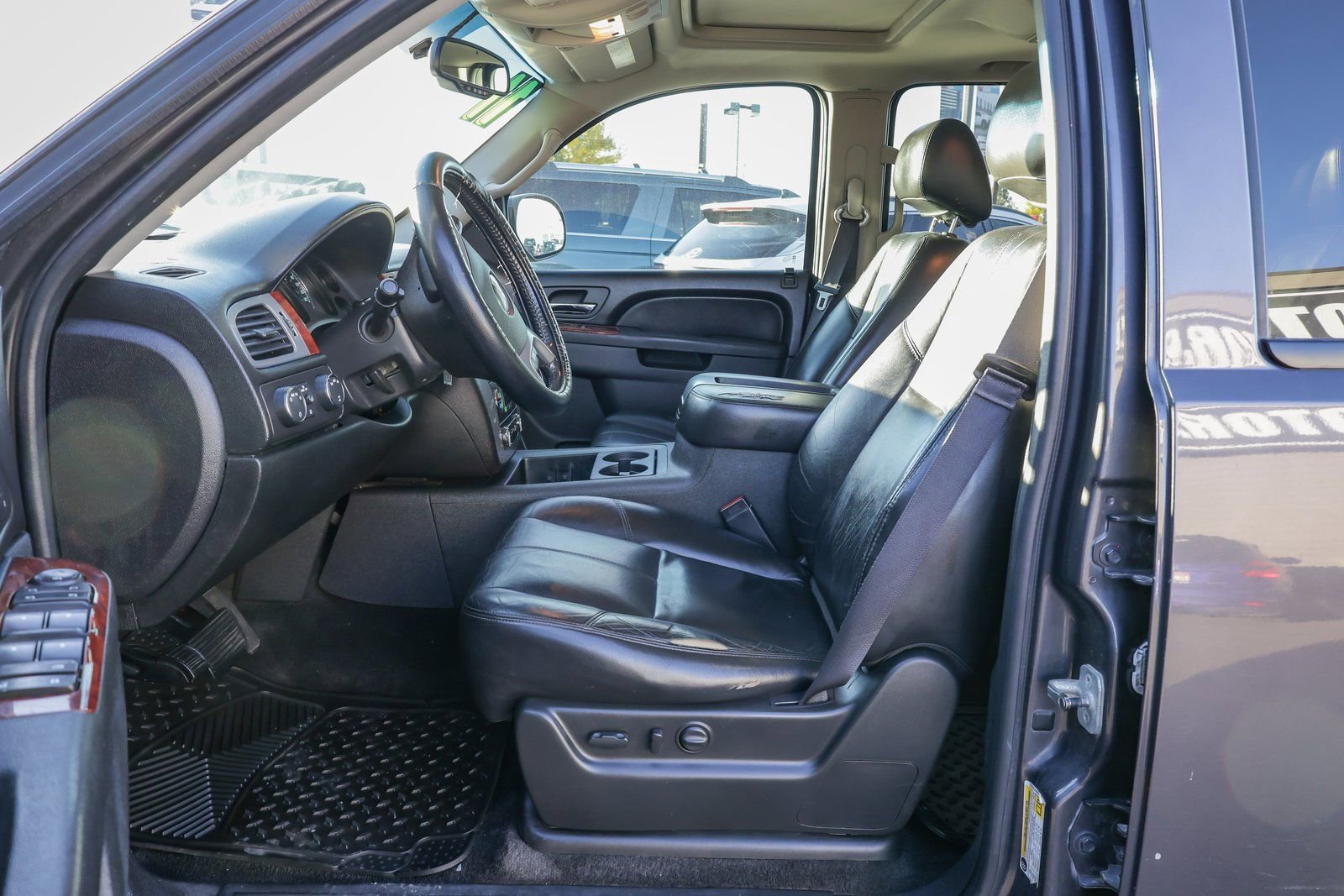 Used 2011 GMC Yukon XL SLT AWD/4WD image 13