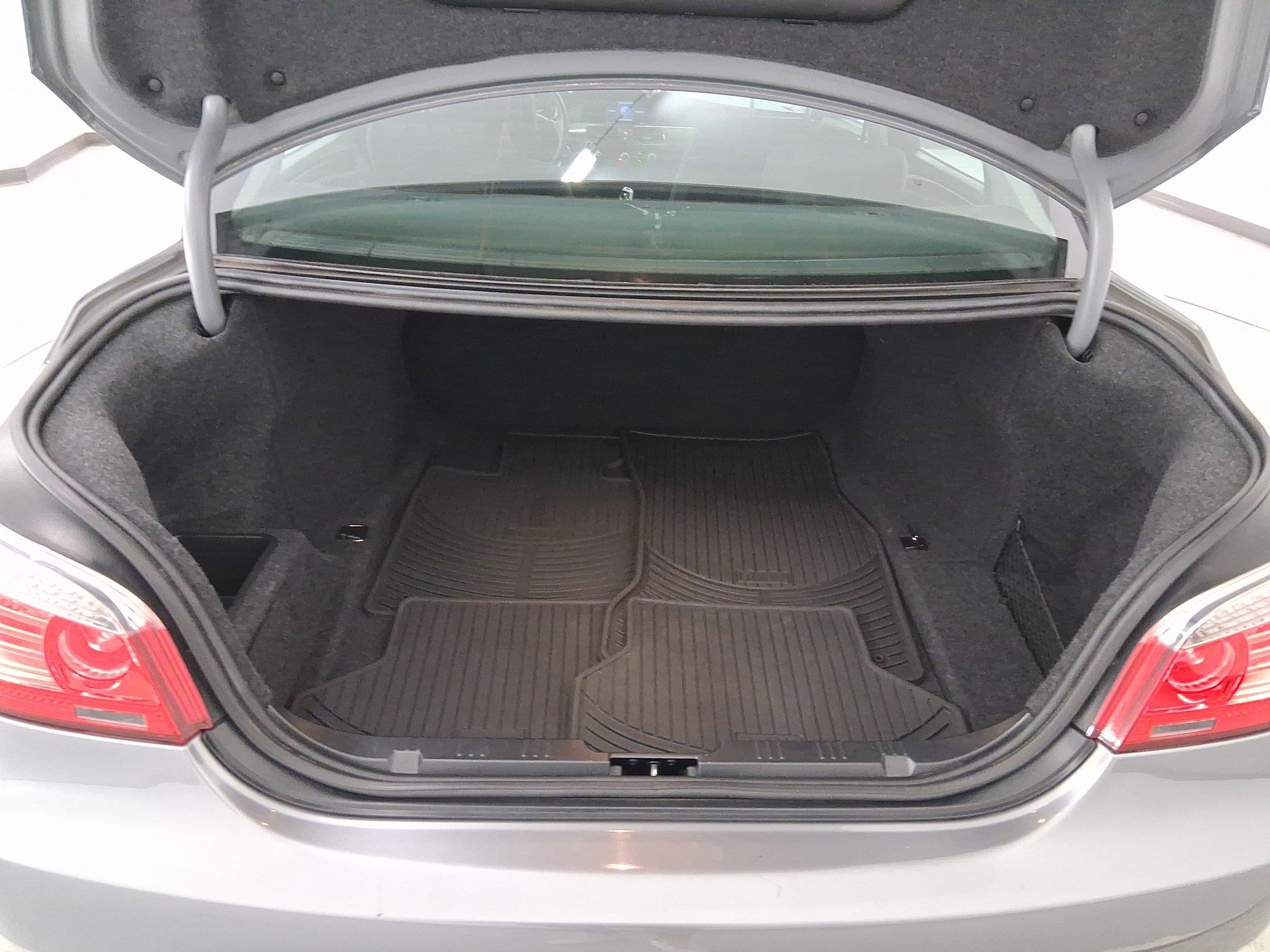 Used 2010 BMW 528i Sedan image 27