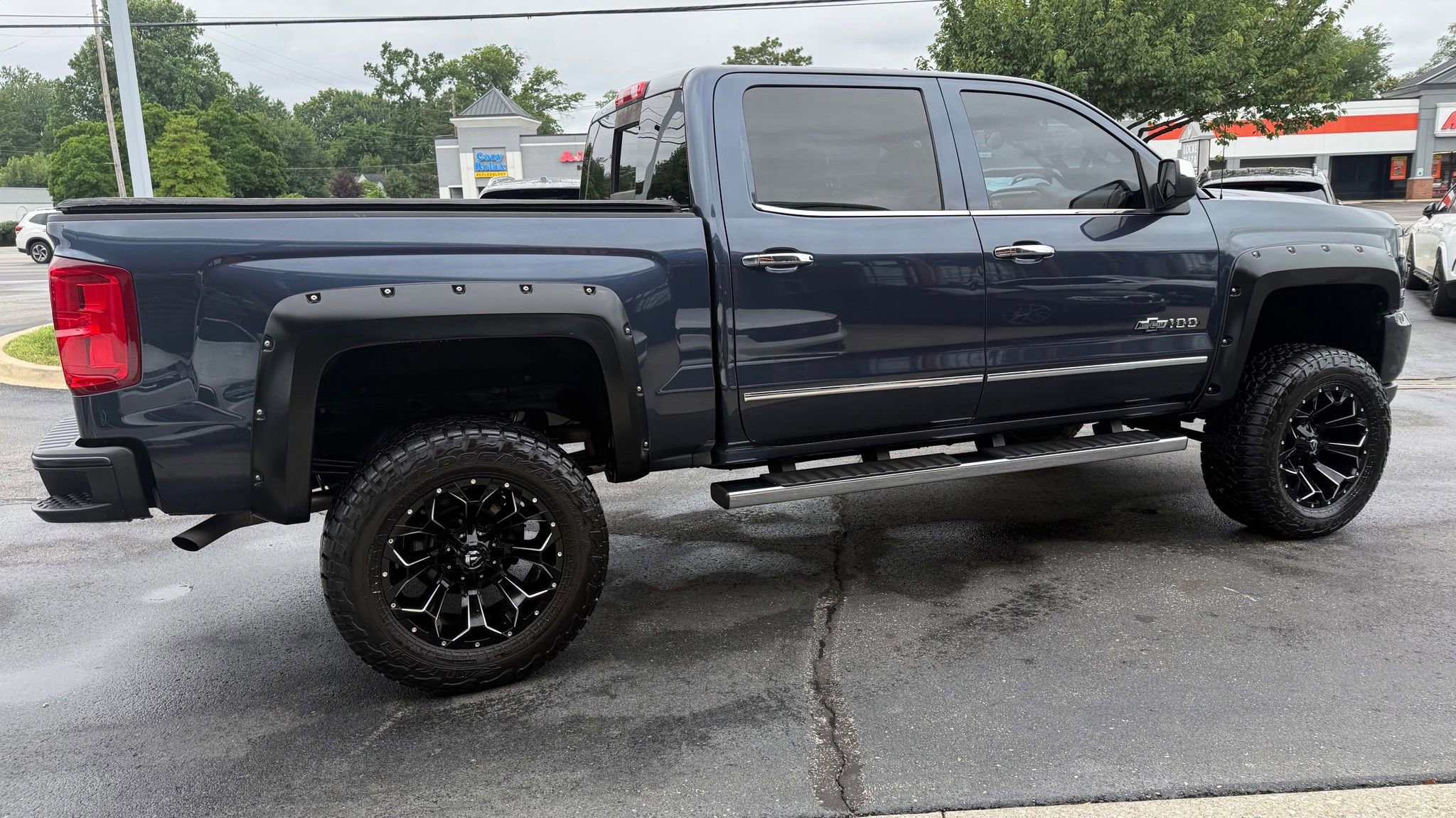 Used 2018 Chevrolet Silverado 1500 LTZ Z71 w/ Centennial Edition AWD/4WD image 11