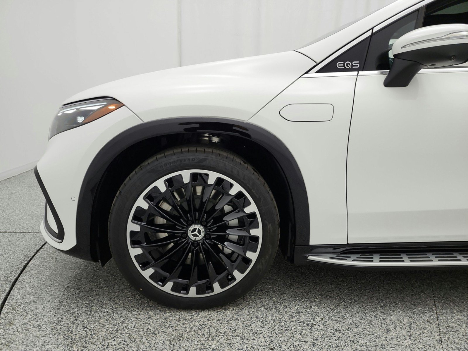New 2027 Mercedes-Benz EQS 400 4MATIC SUV image 12