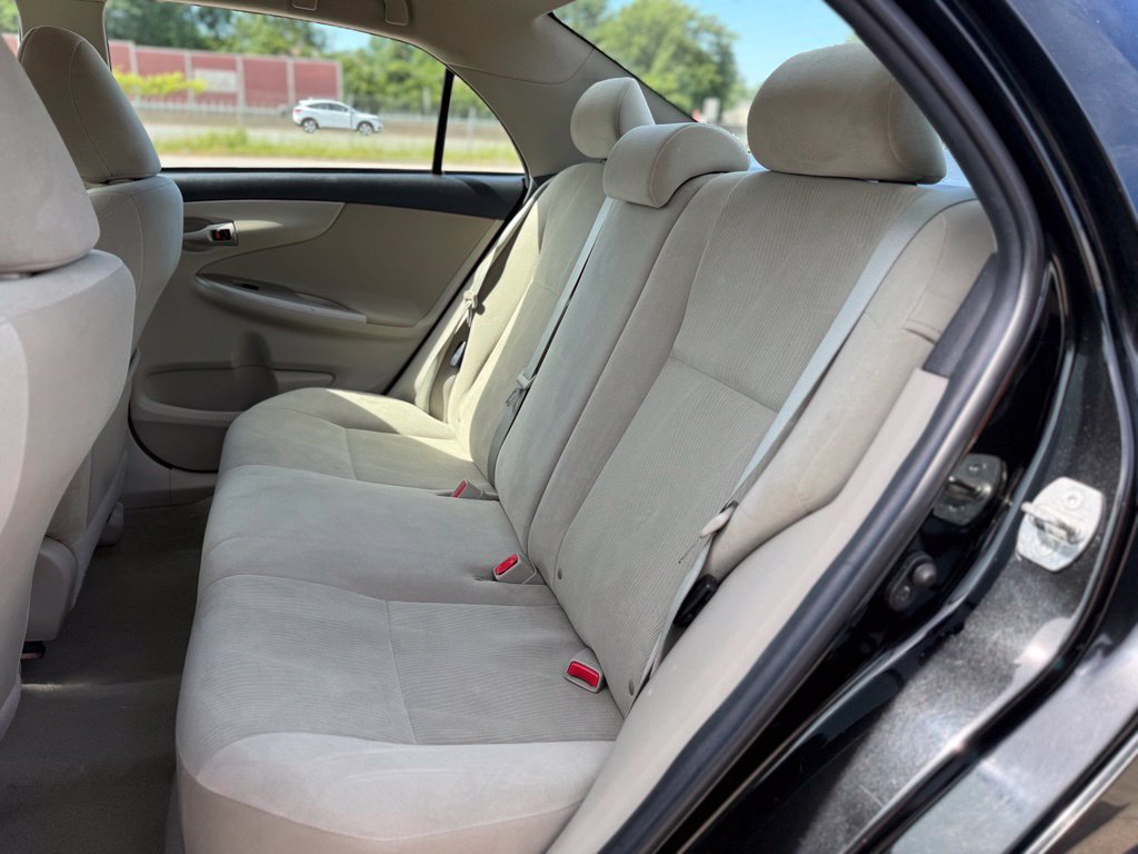 Used 2012 Toyota Corolla LE FWD image 20