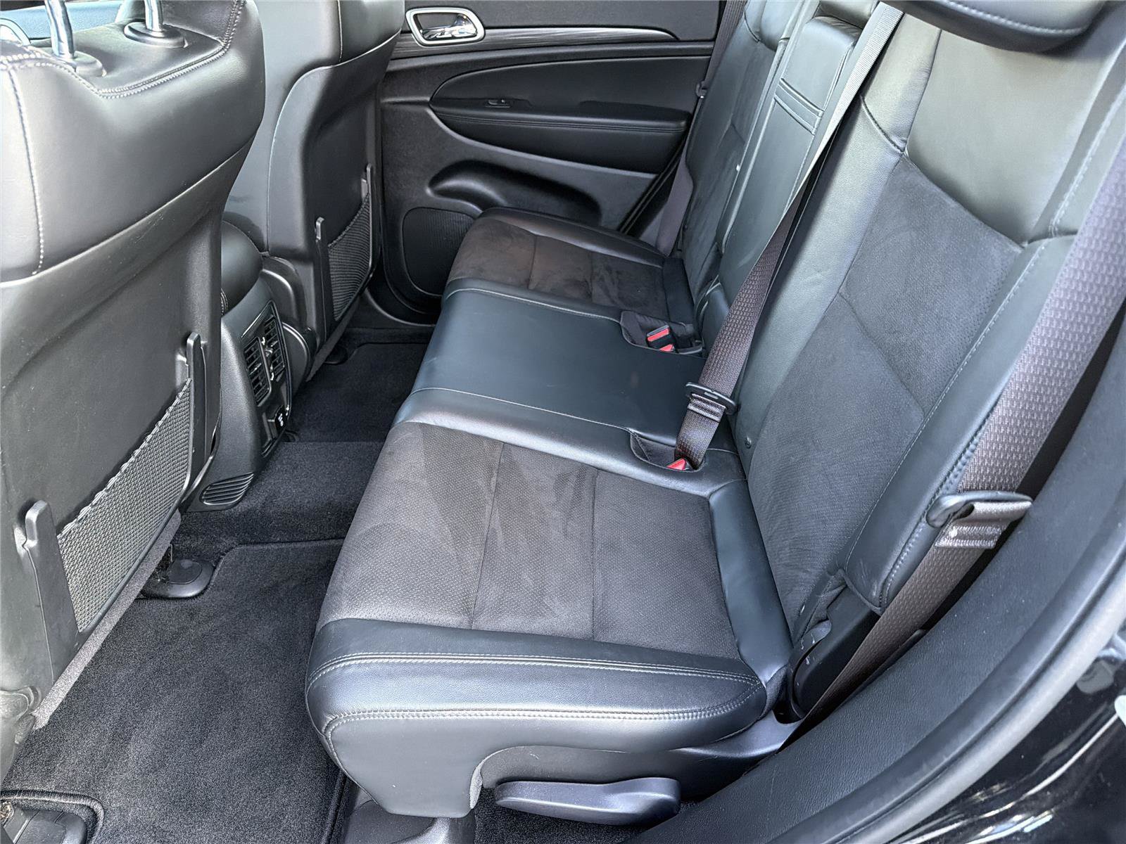 Used 2022 Jeep Grand Cherokee Laredo X AWD/4WD image 20