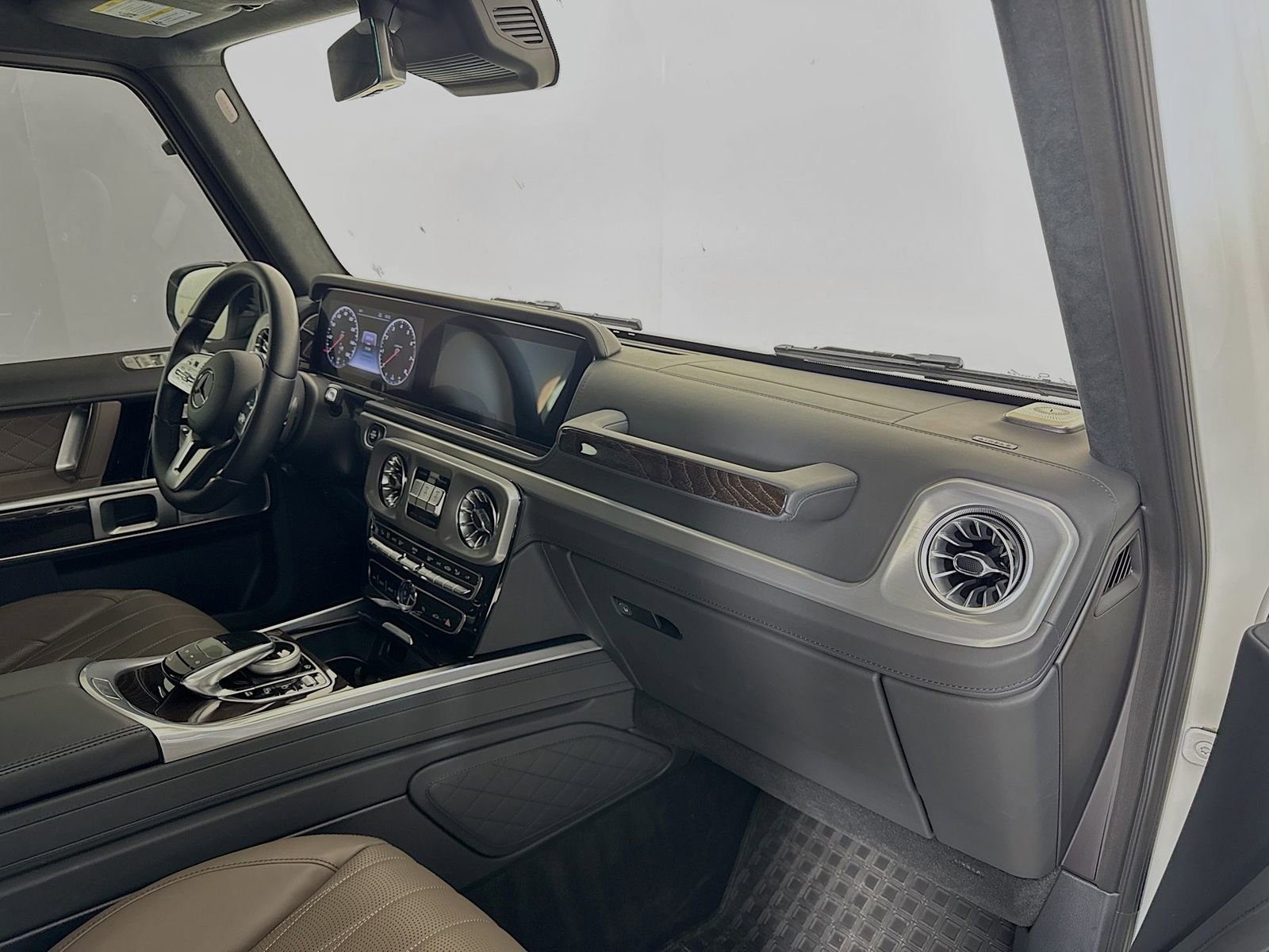 Used 2023 Mercedes-Benz G 550 image 9