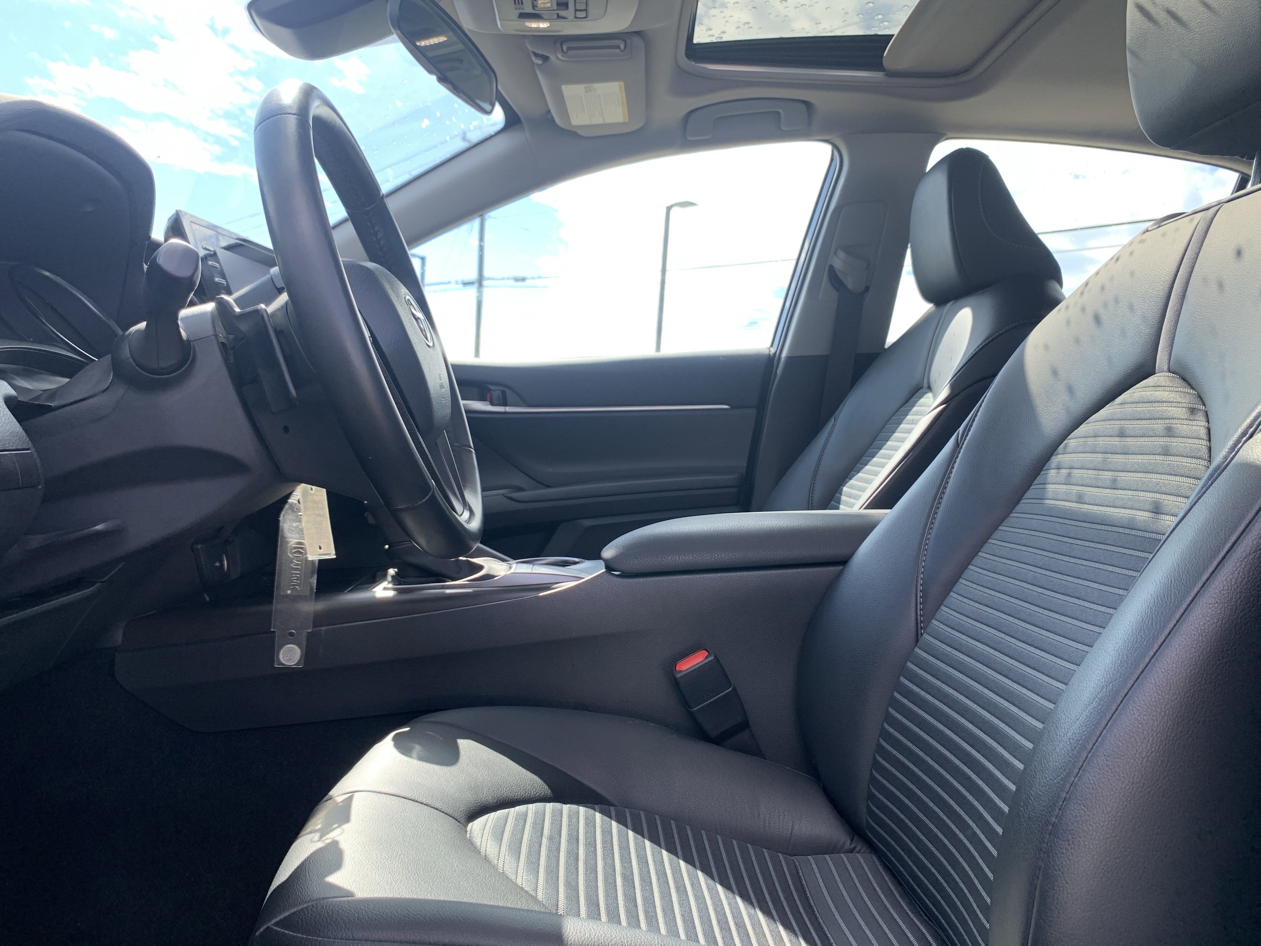 Used 2024 Toyota Camry SE image 16