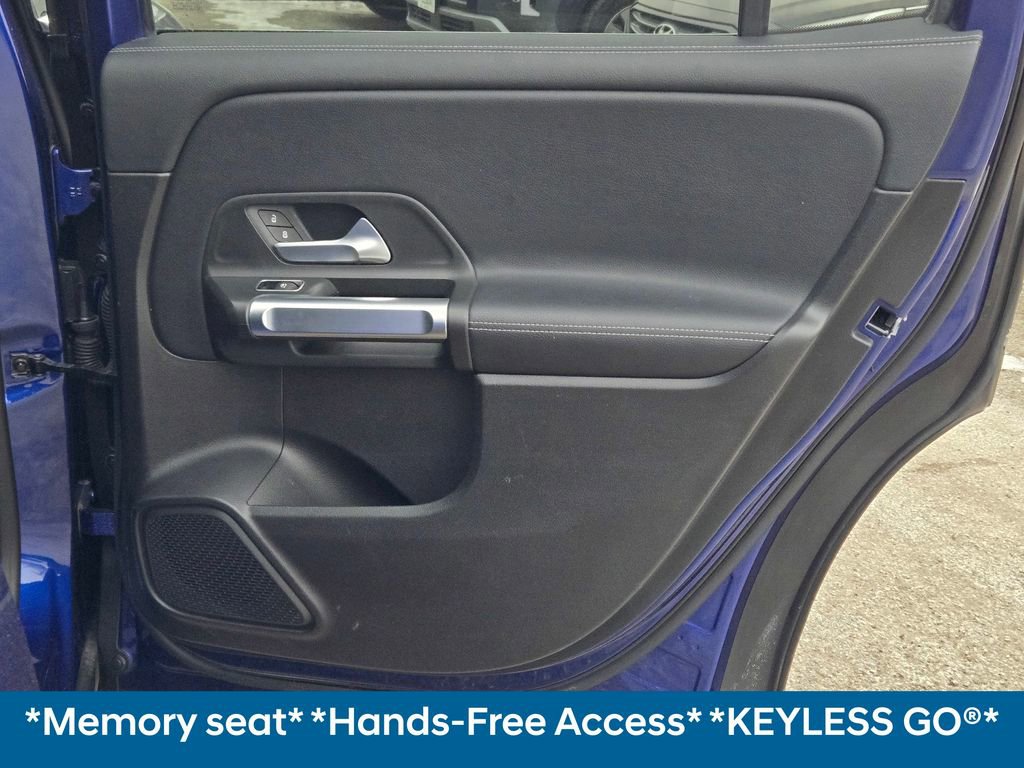 Used 2021 Mercedes-Benz GLB 250 4MATIC w/ Premium Package image 13